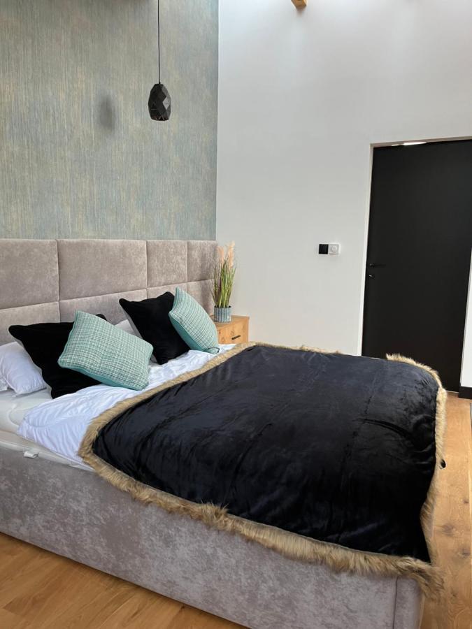 Royal Hill II Apartment เบียลกาตัทร์ชันสกา ภายนอก รูปภาพ
