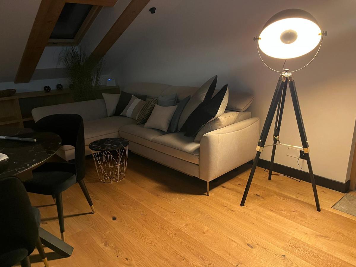 Royal Hill II Apartment เบียลกาตัทร์ชันสกา ภายนอก รูปภาพ